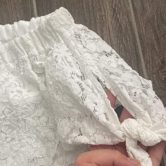 White Lace Off Shoulder Blouse - S - Picture 5 of 9